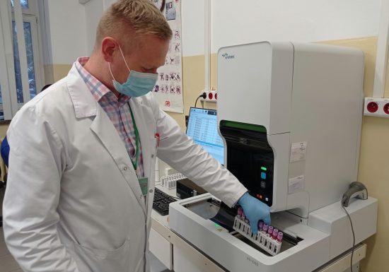 Nowoczesny sprzęt do szpitalnego Laboratorium